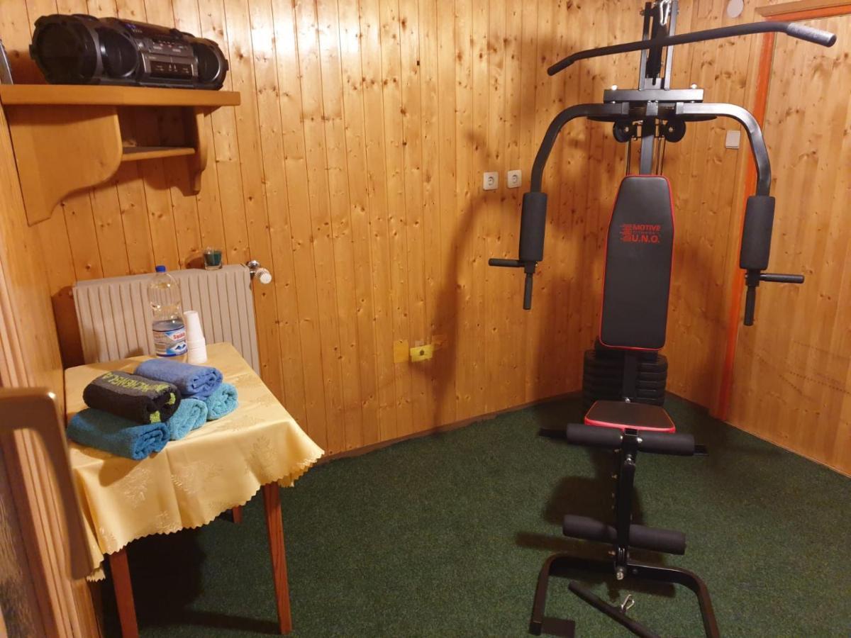 Tattoo Pension Mit Restaurant Und Tattoo-Studio Mortschach Exterior photo
